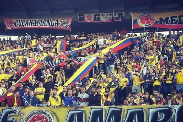 ‘Barra brava’ de Colombia viralizó sus cánticos para acabar con el vergonzoso ‘sí se puede’