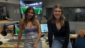 Conozca a la narradora de fútbol colombiana que está en Europa cantando goles de ‘cracks’ mundiales