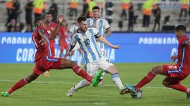 ¡Cuidado, campeón! Messi sufrió ‘criminal’ patada en el amistoso ante Panamá