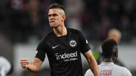 ¡Asistencia de Santos Borré en la goleada del Eintracht Frankfurt sobre el Leverkusen!