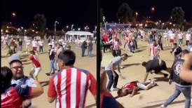 Violenta riña entre aficionados de Chivas tras eliminación en Leagues Cup