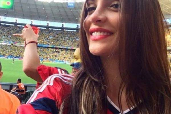 Natalia Betancourt, la sexy colombiana que paralizó una transmisión de Brasil 2014 -