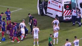Pavor por futbolista que sufrió convulsión cerebral durante un partido