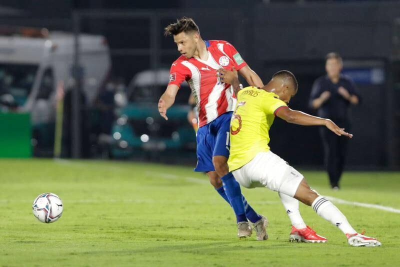 Paraguay citó a dos jugadores inactivos y sin equipo para enfrentar a Colombia