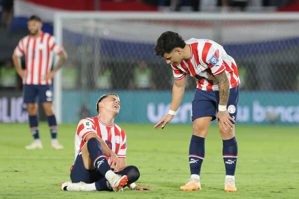 Ramón Sosa salió entre lágrimas del partido Paraguay vs Bolivia tras escalofriante lesión en su tobillo