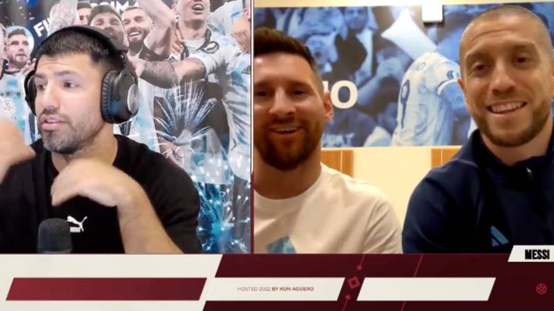 Sergio Agüero en su Twitch con Lionel Messi y 'Papu' Gómez.