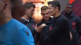 ¿Por qué Lewandowski le negó el abrazo a Müller? Curioso desplante del polaco