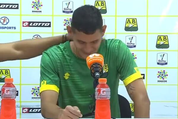 Viva el fútbol: jugador del Bucaramanga se ‘quebró’ tras debutar como profesional