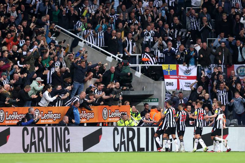Hincha del Newcastle fue apuñalado en Milan