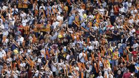 Un seguidor falleció al ser evacuado del partido entre Valencia y Real Madrid