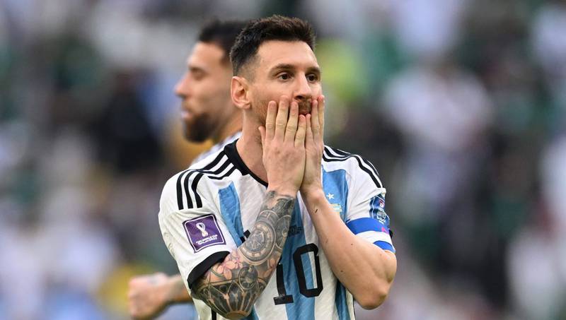 Messi apareció plasmado en la camiseta de Arabia, sus rivales en Qatar 2022