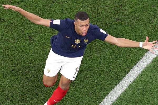 Francia ganó, es la primera clasificada y rompió la maldición de los campeones