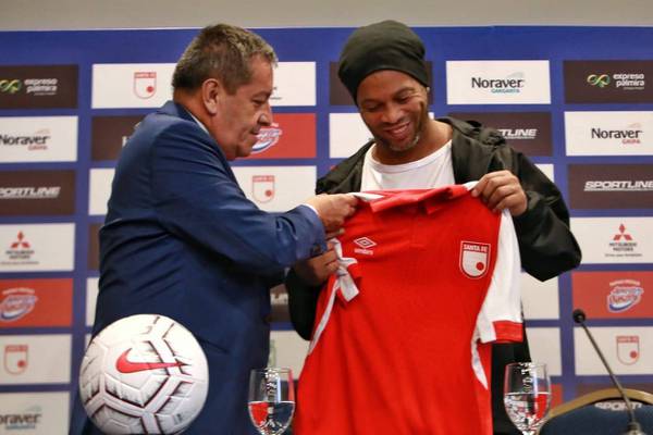 ¿Cuáles son jugadores históricos que estarán en la despedida de Ronaldinho en Bogotá?