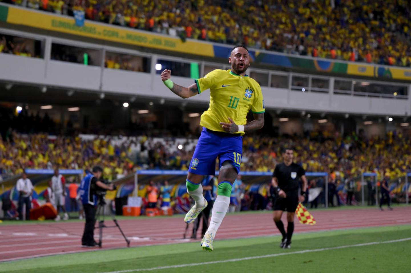 Neymar llegó a 79 goles con Brasil.