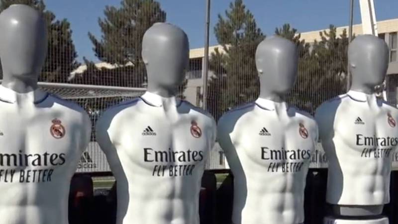 Jugadores del Real Madrid entrenan tiros libres con una barrera robot