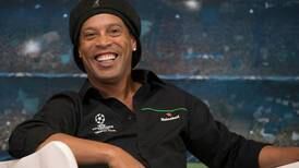 Ronaldinho quedó ‘con los crespos hechos’ porque cancelaron el partido de leyendas en Medellín a última hora