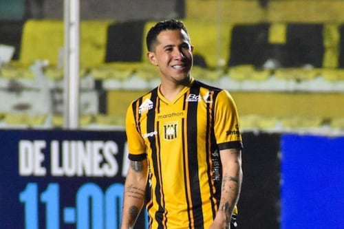 “¡9 meses tirados a la mier$@!”, futbolista colombiano estalló porque cancelaron el fútbol boliviano