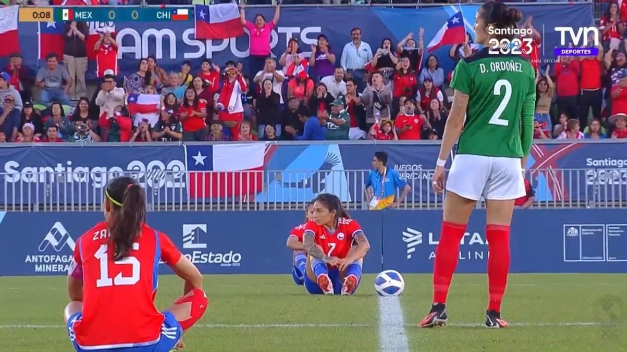Chile usó a atacante como portera, todo el partido, por absurda razón en final de Panamericanos