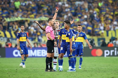 Roldán no dudó en echar a Fabra de la final por terrible manotazo y en Boca Juniors estallaron contra él