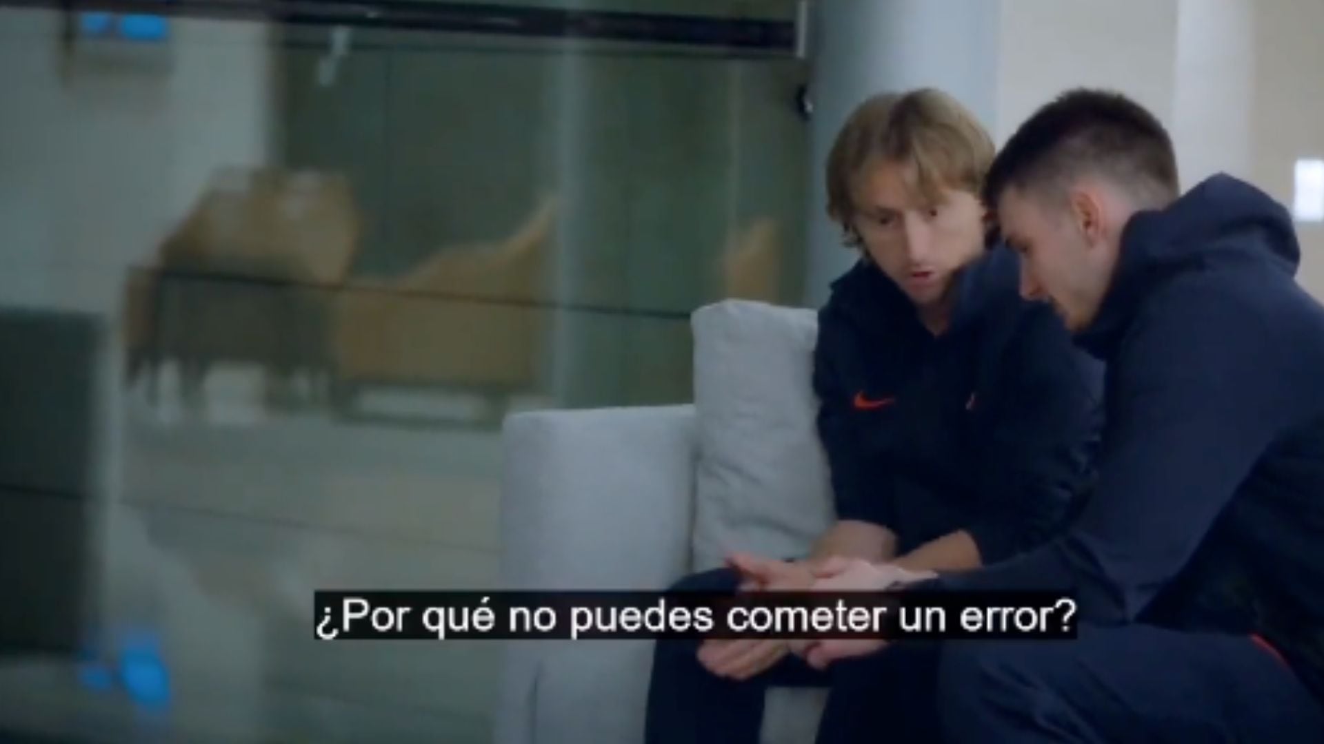 Luka Modric y su emotiva charla con Dominic Livakovic.