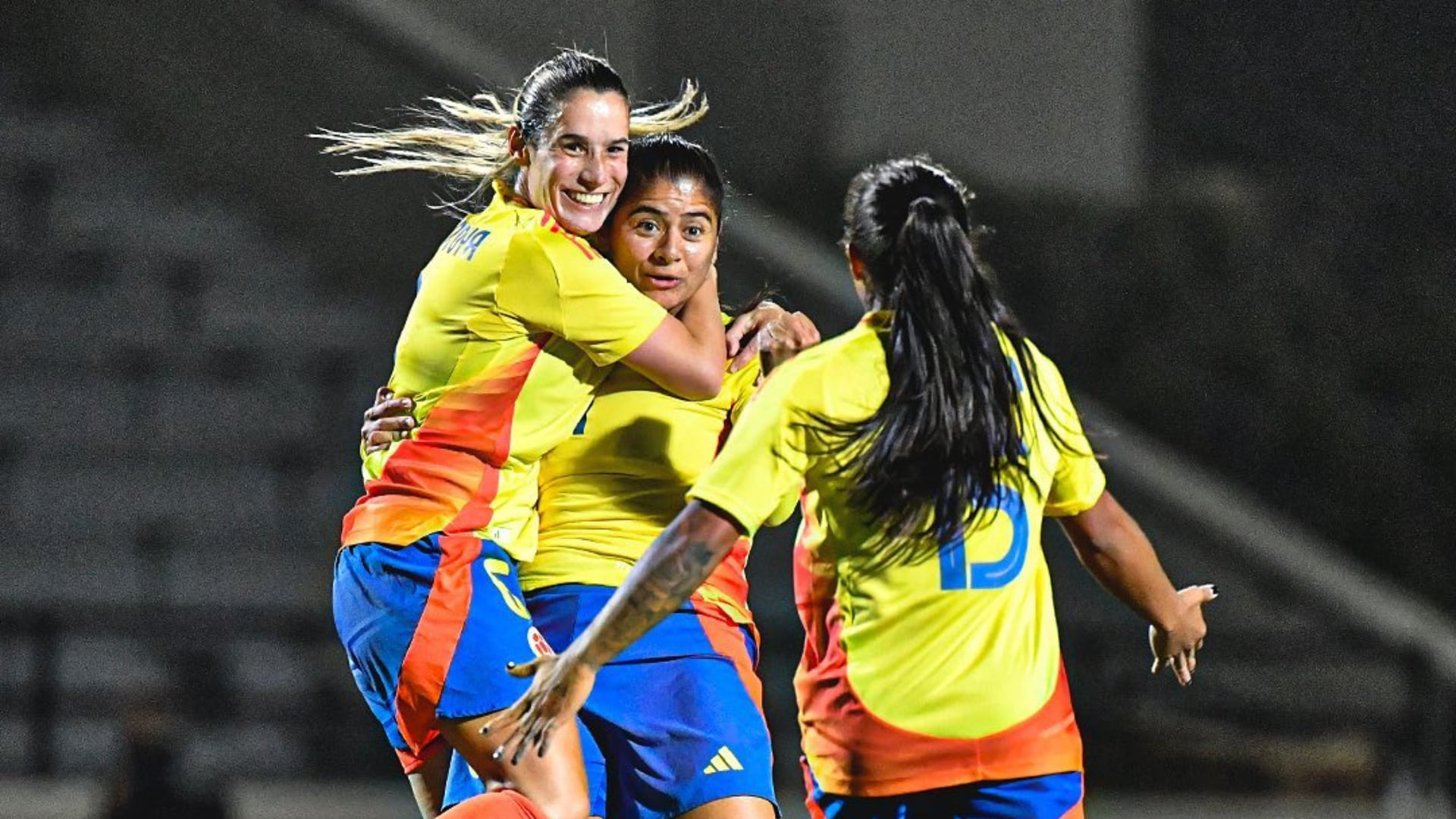 RCN y Caracol recibieron críticas porque abandonaron a la Selección Colombia Femenina