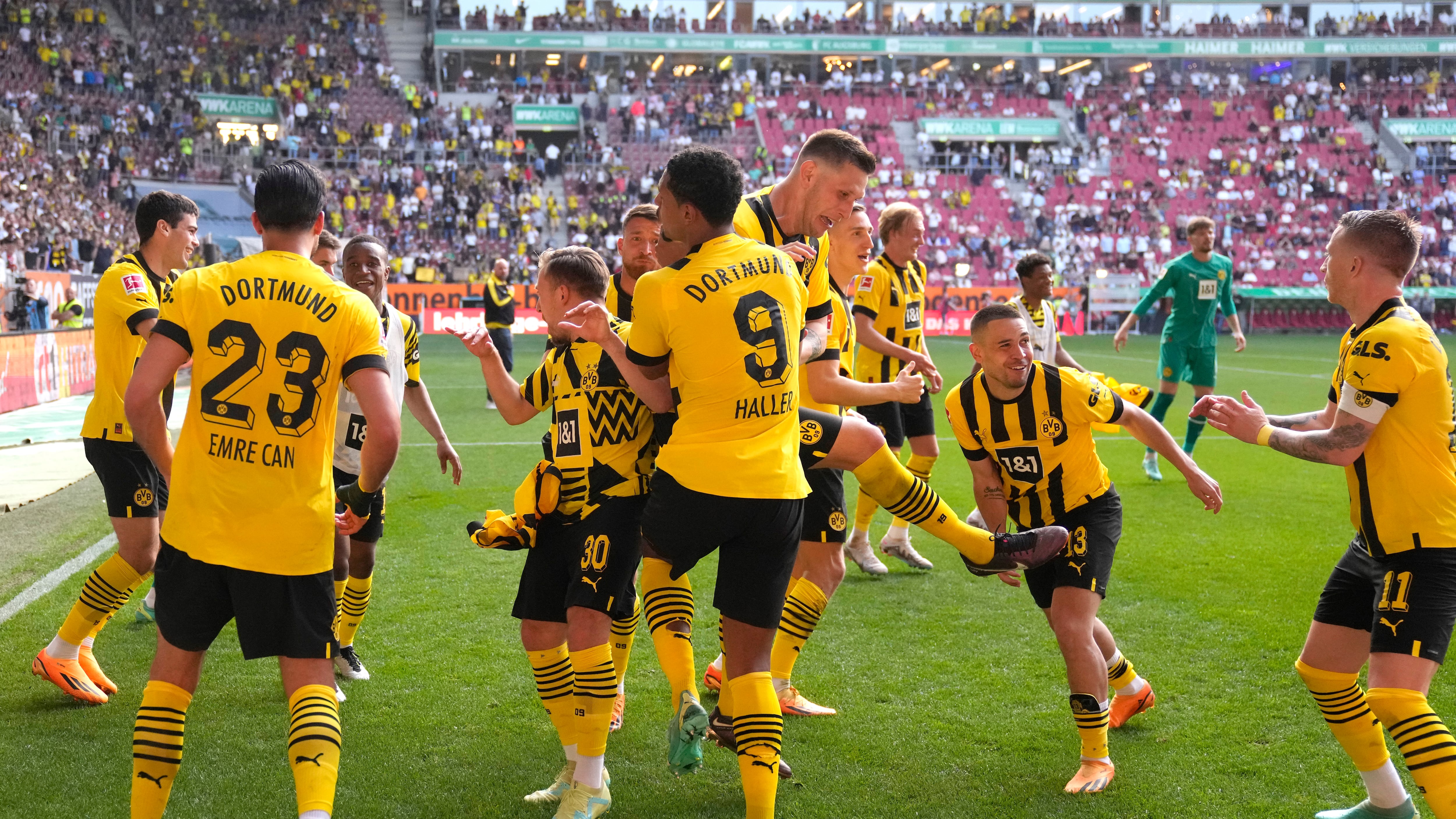 Borussia Dortmund podría arrebatarle el título de Bundesliga al Bayern Múnichs.
