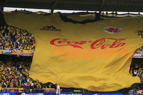 ¿Cómo ganar la nueva camiseta de la selección Colombia con Coca-Cola?