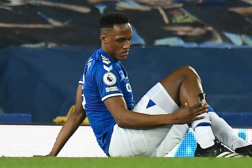 ¡Momento de preocuparnos!: Yerry Mina, ausente en banco de Everton