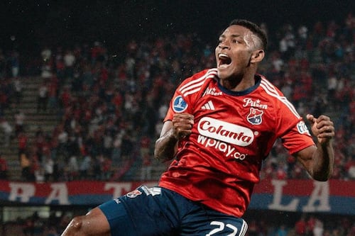 Jugador del Medellín se comió un gol imposible de fallar y protagonizó el ‘blooper’ del año