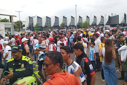 Como de local: recibimiento masivo a River Plate en suelo colombiano para la Libertadores
