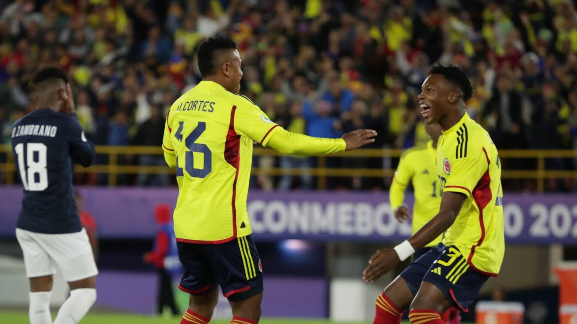 Colombia vence a Ecuador gracias a un autogol.