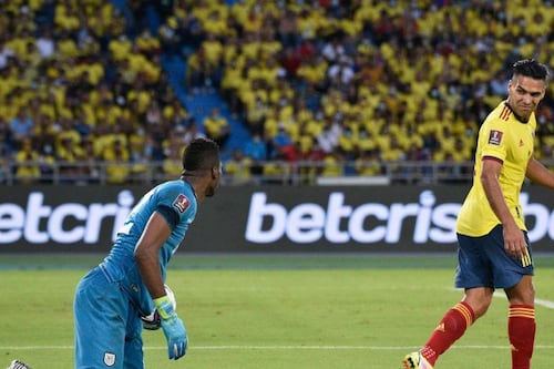 Falcao le celebró en la cara el gol de Yerry a Domínguez, el arquero de Ecuador