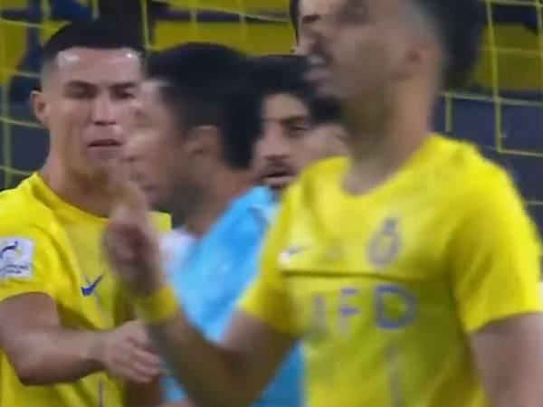 Cristiano Ronaldo frenó en seco al árbitro y le hizo reversar penal que le había pitado