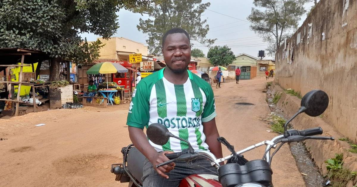 The Colombian found a man wearing an Atlético Nacional shirt in Uganda
