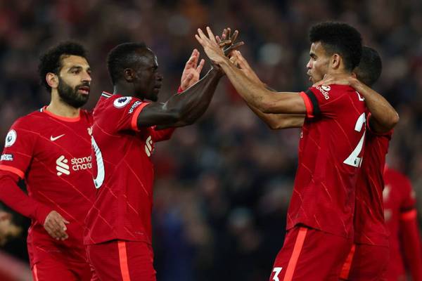 Jugadores del Liverpool ‘rezan’ para no caer en la ‘maldición’ de Qatar 2022